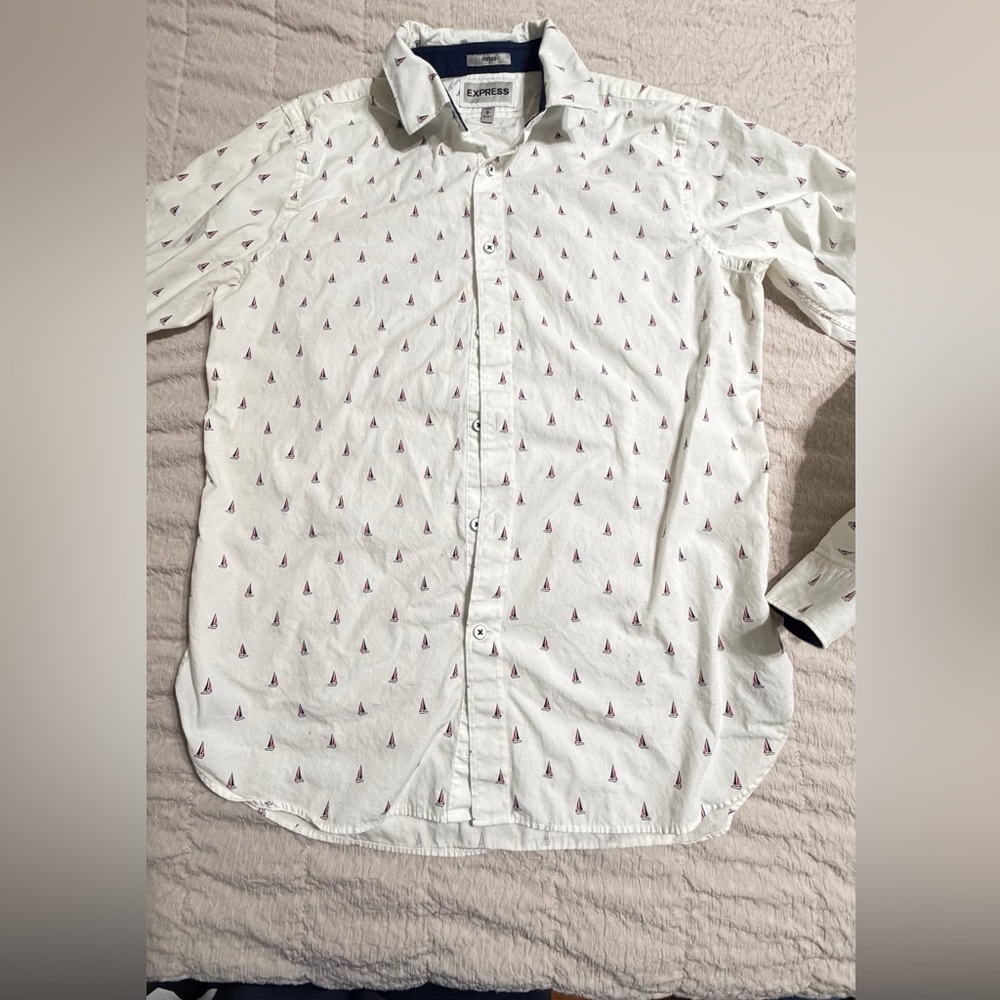 Express Casual White Shirt with Red Accents Size M